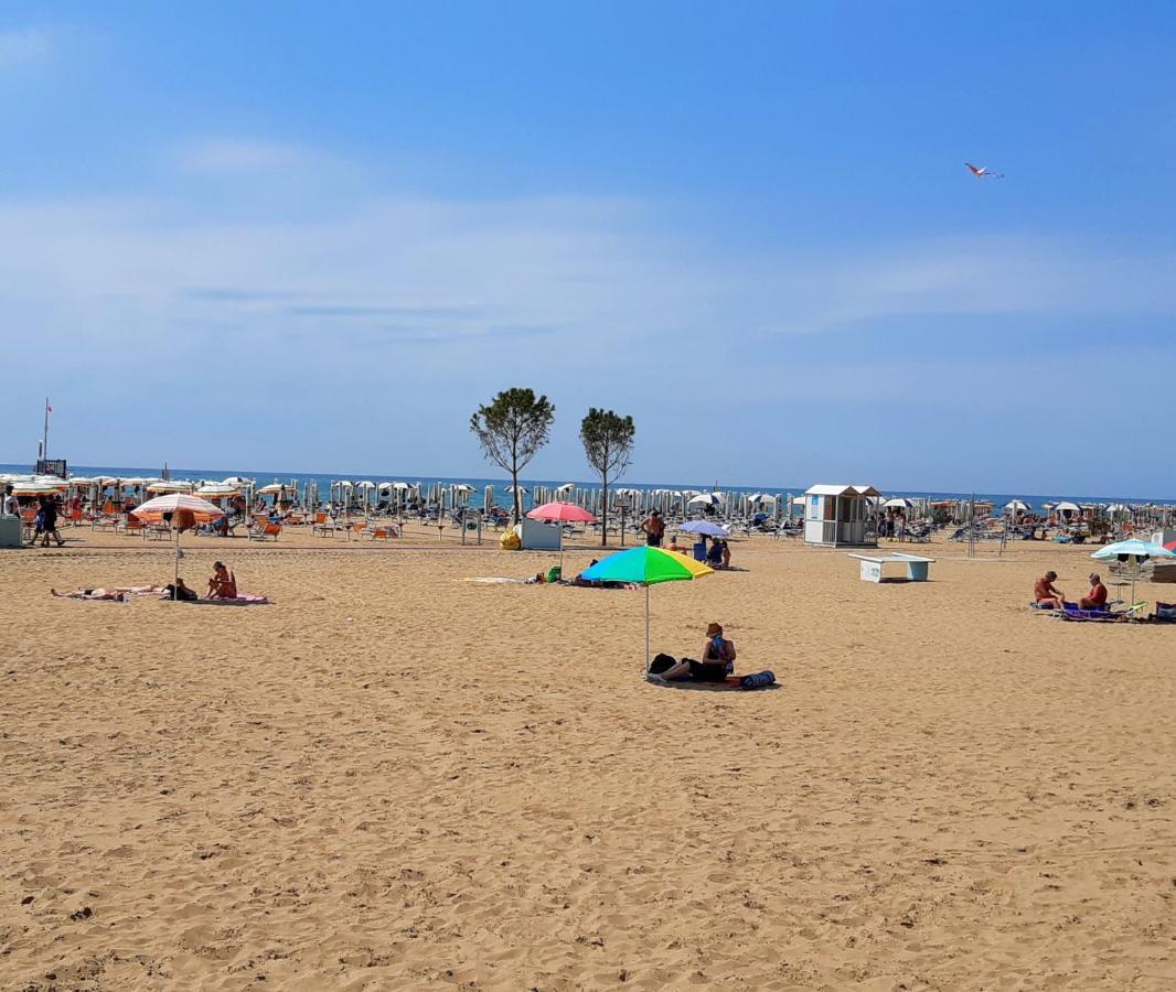 Hotel Alexander Bibione Exterior photo